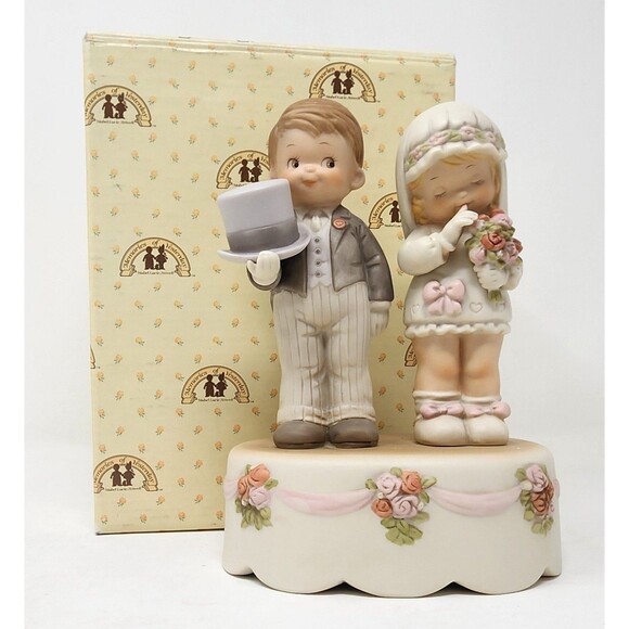 Vintage Enesco Musical Here Comes The Bride & Groom 1989 Porcelain 6.5" Figurine - Picture 3 of 14